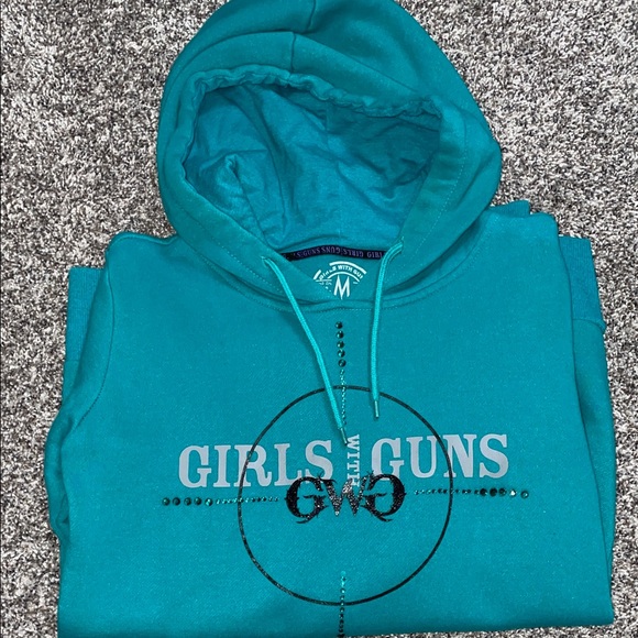 Women’s Girls With Guns Pullover Hoodie - Picture 1 of 4